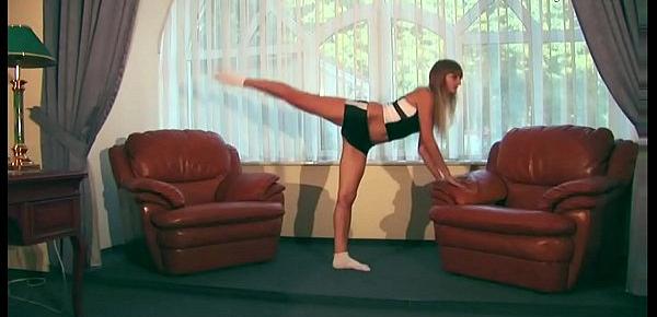  Average Ukrainian teen Promokashka is a gymnast